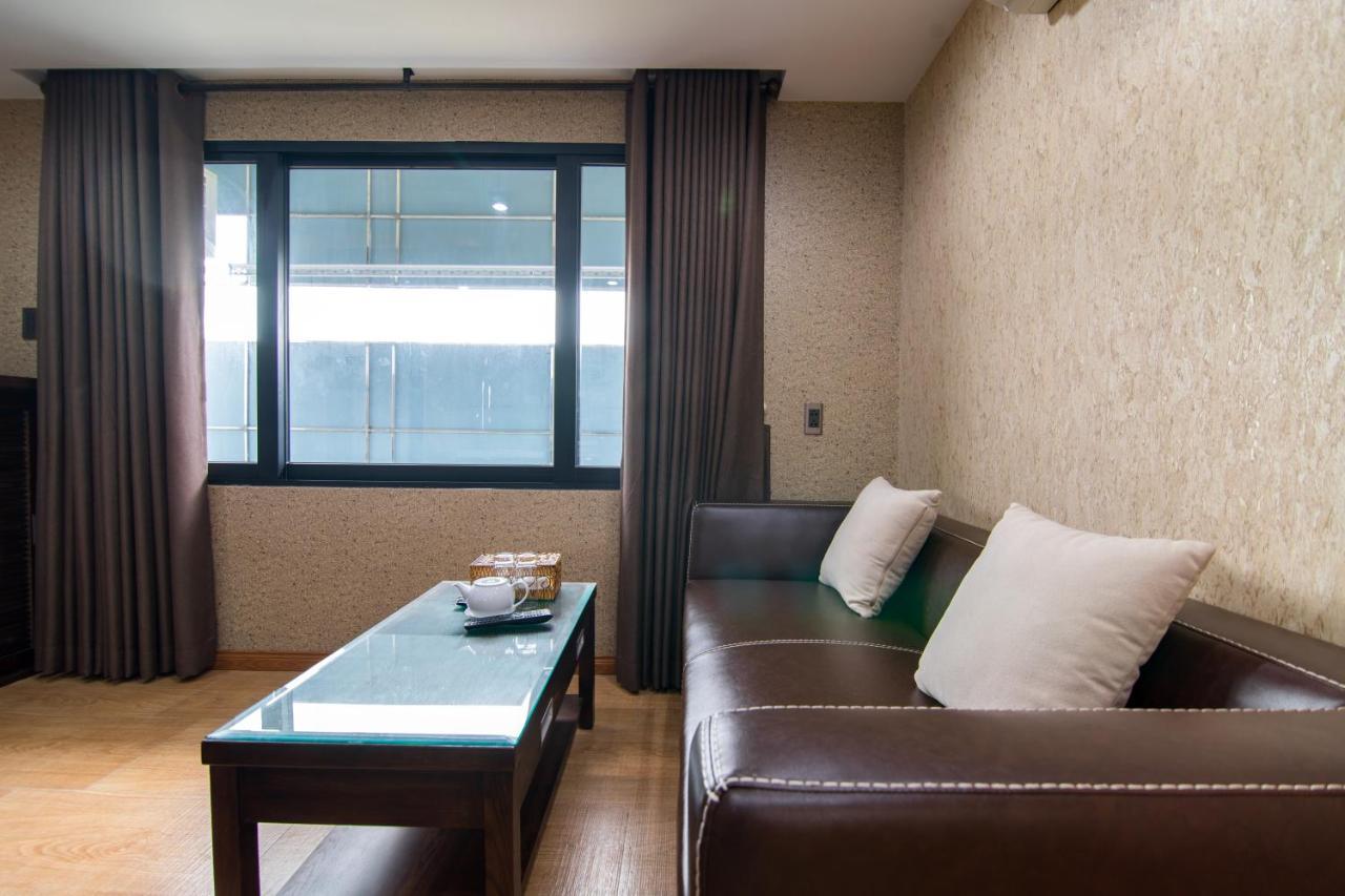 Reddoorz Plus @ Nguyen Trai Street Ho Chi Minh City Exterior photo