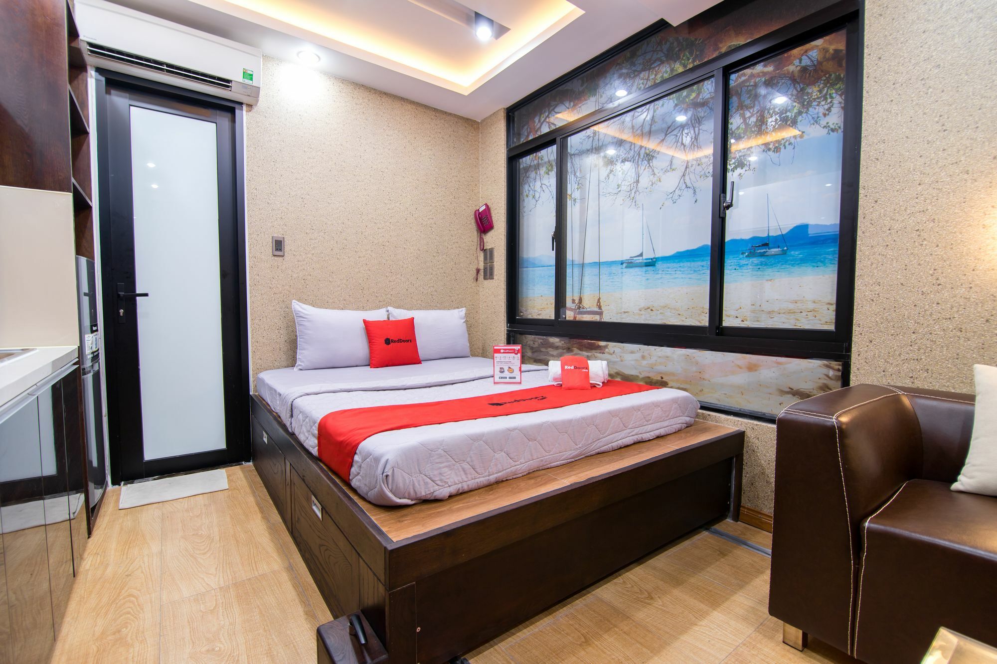 Reddoorz Plus @ Nguyen Trai Street Ho Chi Minh City Exterior photo